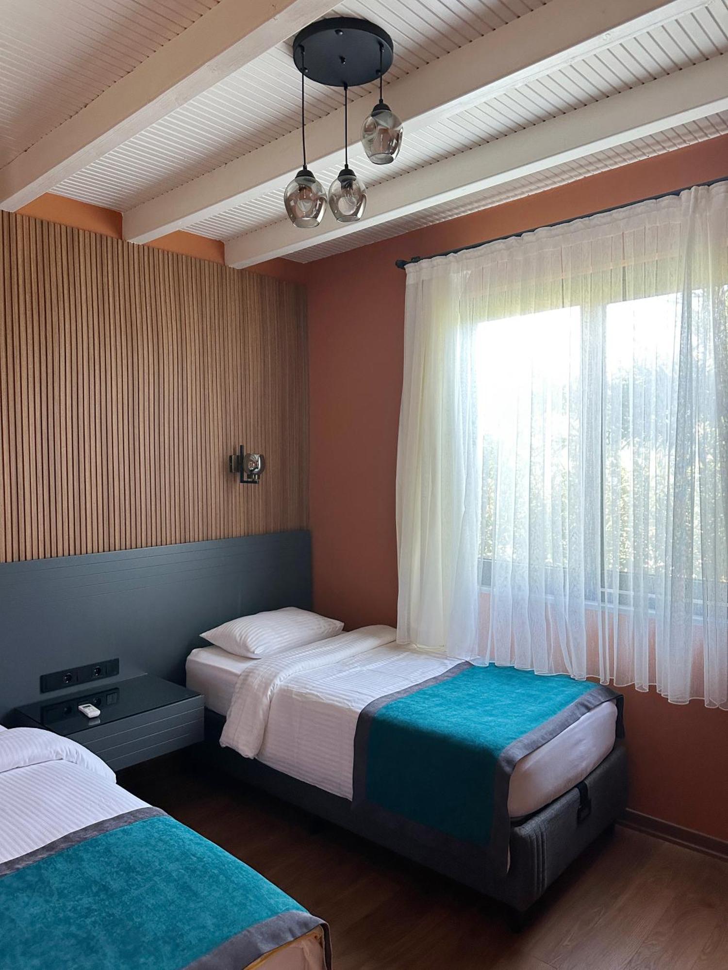 Azur Hotel ชิลารึ ภายนอก รูปภาพ